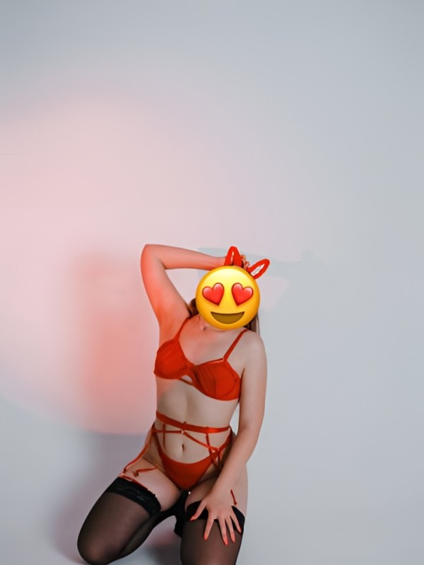 Амина привлекательная девушка из Йошкар-Олы цена от 1500 руб