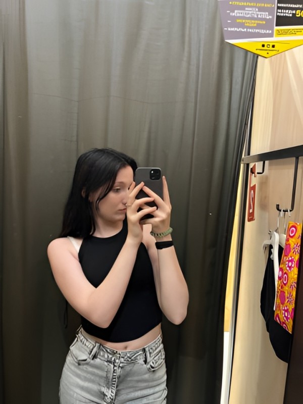 Лина привлекательная девушка из Йошкар-Олы цена от 3000 руб