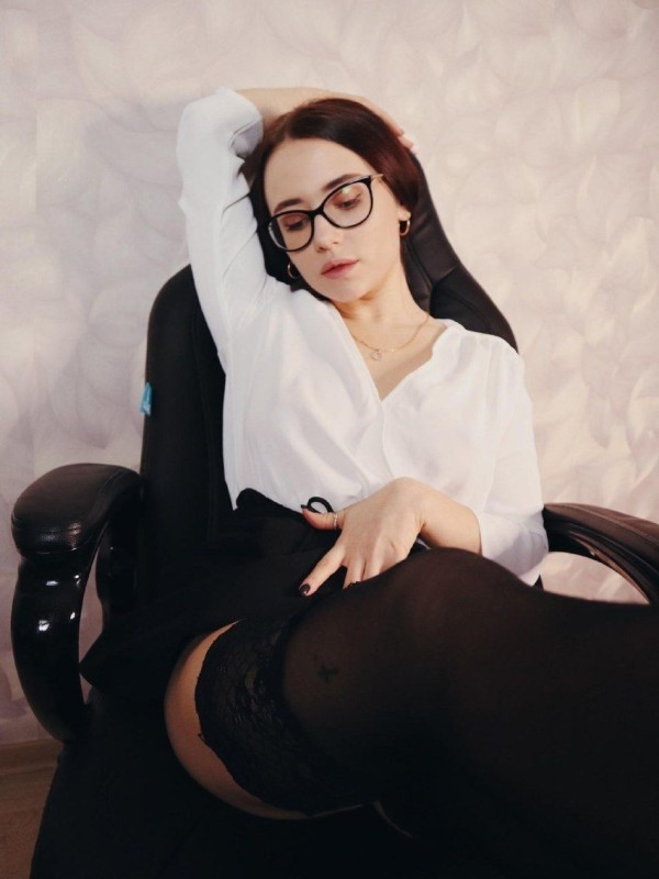 Яночка привлекательная девушка из Йошкар-Олы цена от 3500 руб