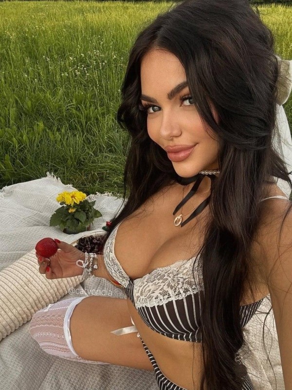 Люда привлекательная девушка из Йошкар-Олы цена от 7000 руб